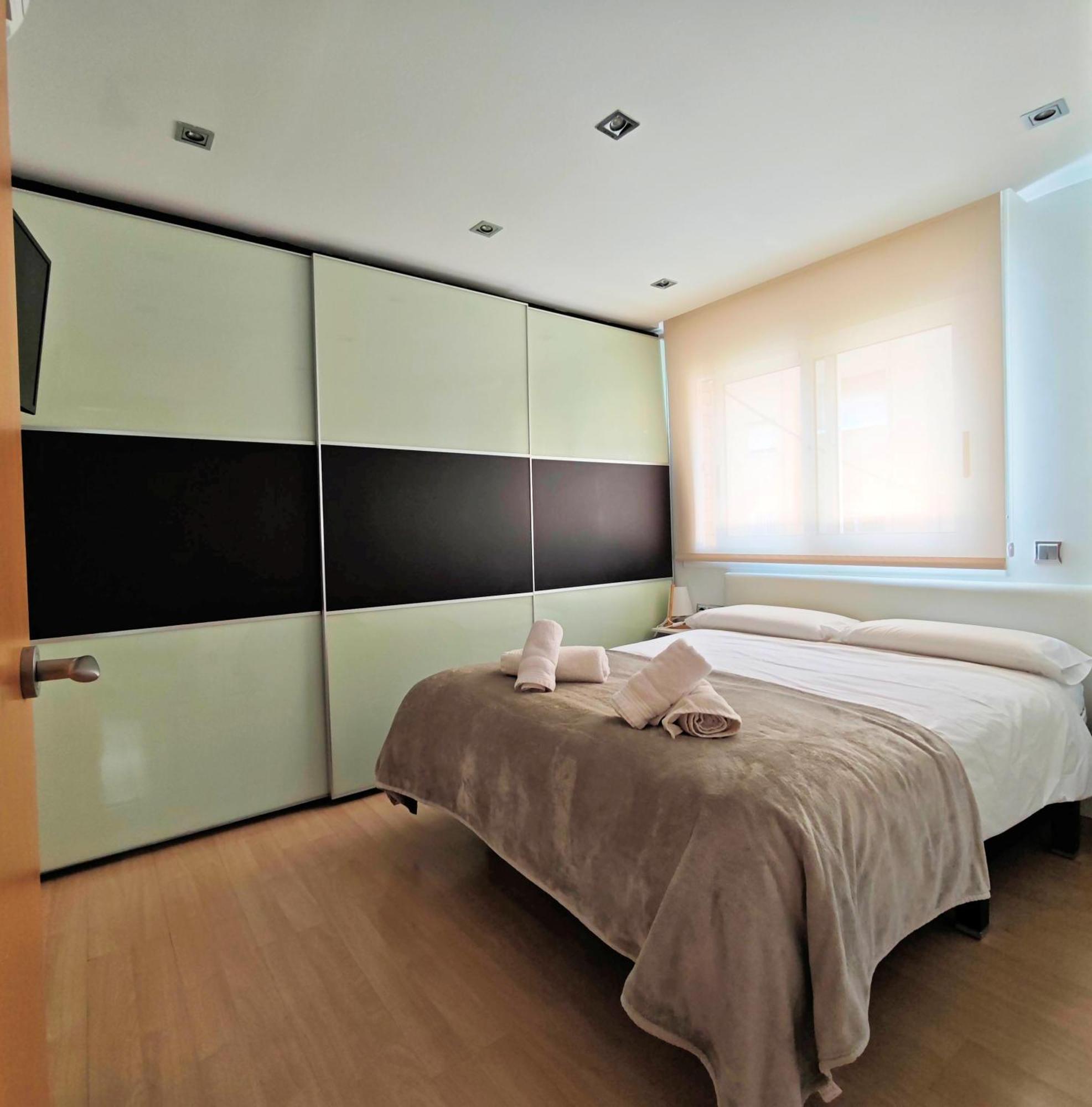 Apartamento Playa Con Piscina Parking Y 2 Habitac Castelldefels Εξωτερικό φωτογραφία